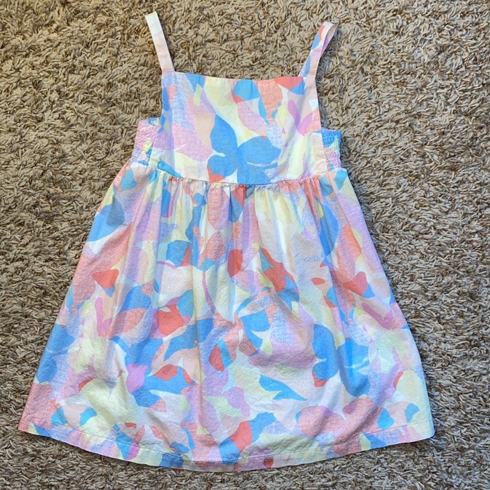 3t girls Baby Gap sleeveless dress. Colorful floral print throughout.